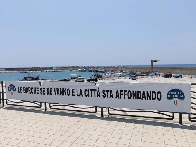 Pontili, FDI Catanzaro: "Amministrazione Fiorita in alto mare"