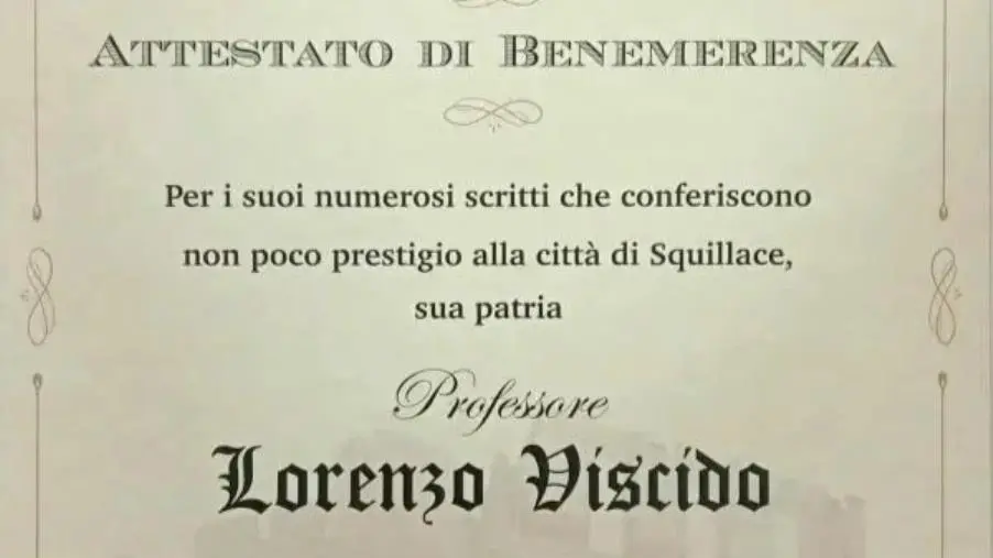 L'ANIOC di Soverato consegna un attestato di benemerenza a Lorenzo Viscido, letterato di Squillace