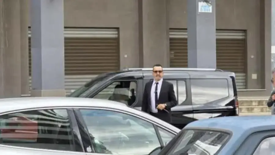 Cosenza, aggressione alla troupe de Le Iene