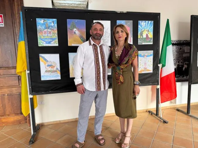 La speranza dei bambini ucraini illumina Lamezia Terme: Inaugurata la mostra “Disegno. Amo. Credo”