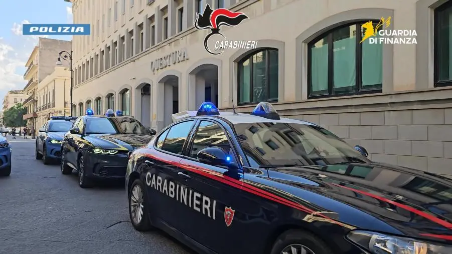 Reggio Calabria, maxi operazione in corso: oltre 50 arresti per spaccio di stupefacenti 