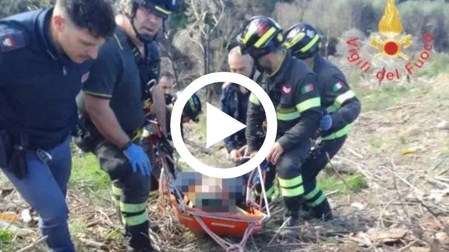 Catanzaro, auto finisce in un burrone: tragedia sfiorata