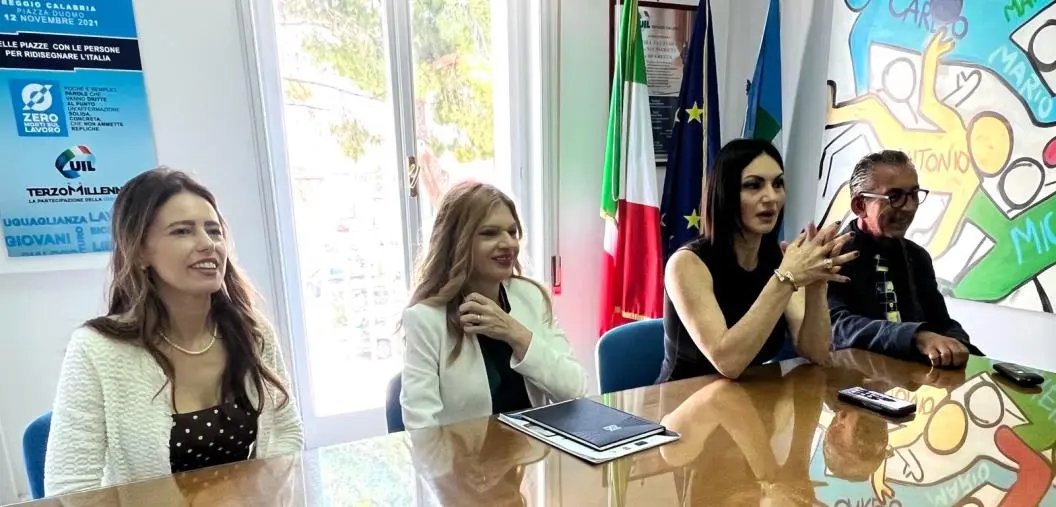 Visita della Console della Romania Ioana Gheorghias alla Uil di Reggio Calabria

