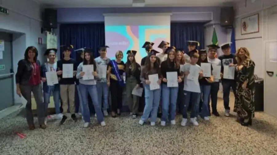 Catanzaro, all'IC 'Casalinuovo' la consegna delle certificazioni "Young Learners" a 59 alunni