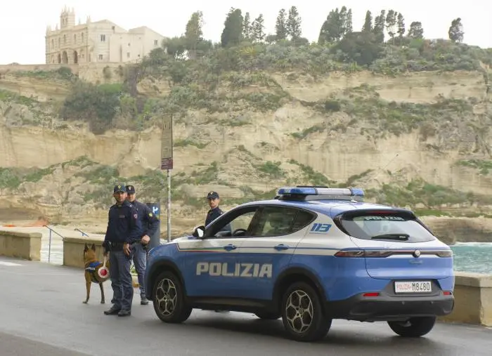 Sorpreso a spacciare marijuana nei pacchetti di sigarette: un arresto a Tropea