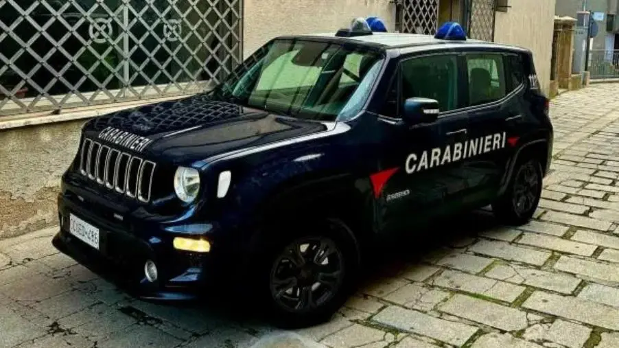 Acquistano un immobile a Rende con i soldi sottratti al Comune di Savelli, dove lavoravano: scatta il sequestro