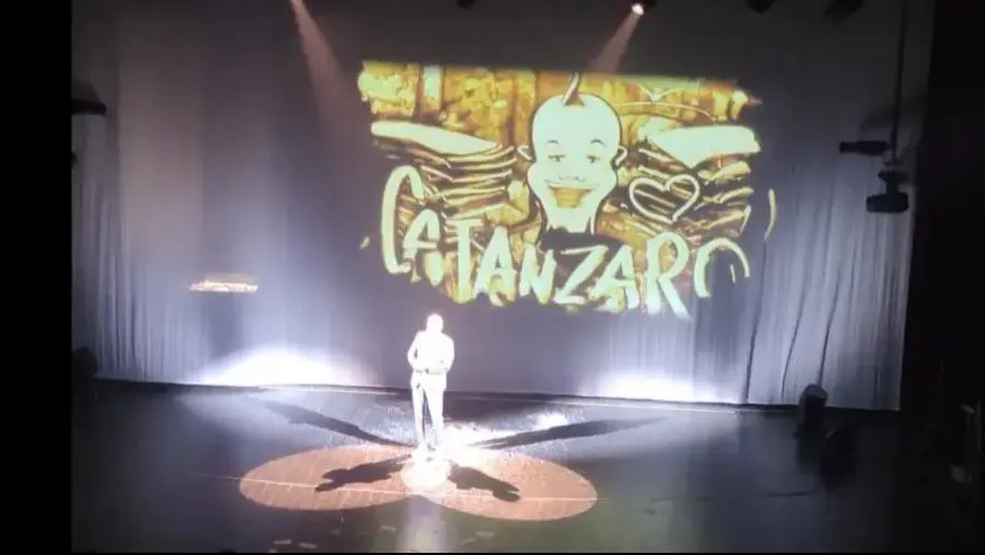 images Arturo Brachetti incanta Catanzaro con "SOLO": un viaggio magico tra trasformismo e fantasia