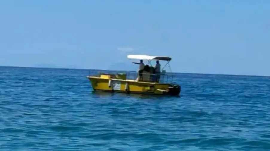 Arriva a Bagnara il "battello pulisci mare", FI ringrazia Occhiuto e il consigliere Giannetta