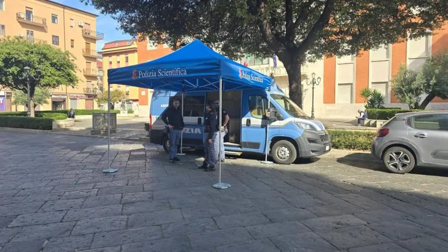 images Crotone, la Polizia impegnata nella campagna di informazione sui bambini scomparsi