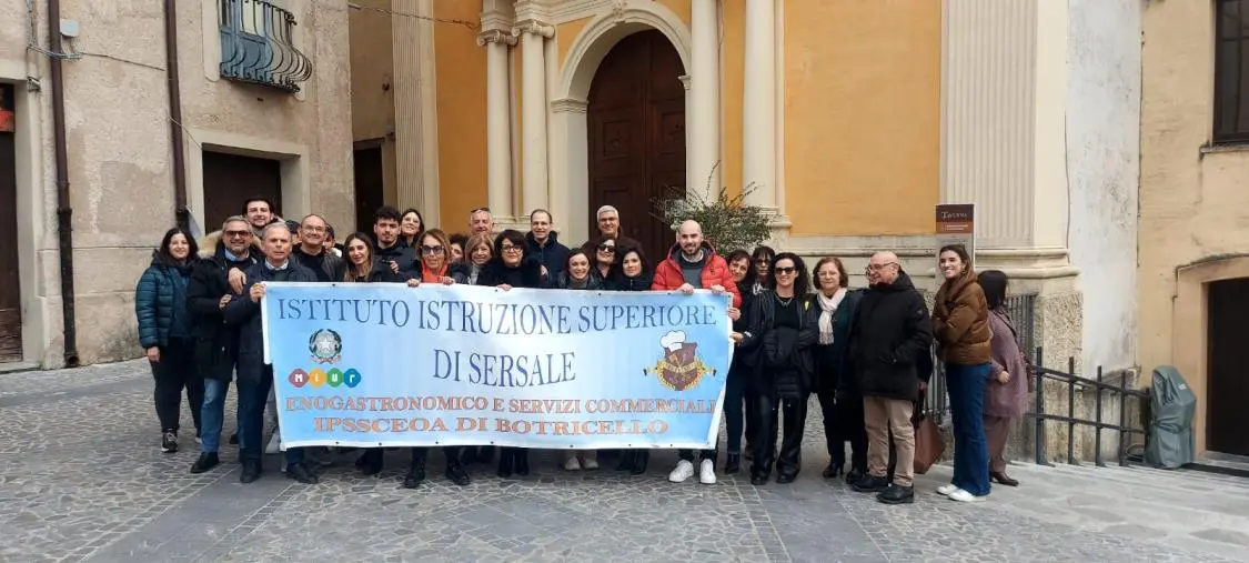 La Presila difende l'Istituto Alberghiero di Taverna in una serata di impegno e unità