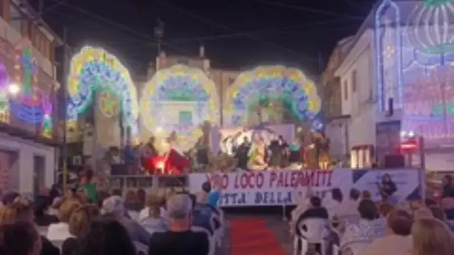 Palermiti, Federica Vescio conquista la corona di Miss Calabrisella 2025 