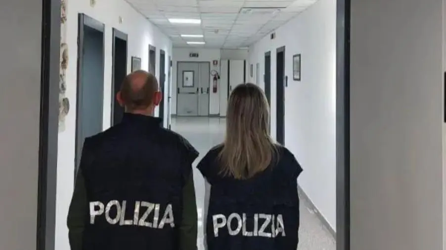 Reggio, espulso Imam irregolare sul territorio nazionale: predicava l'islamismo