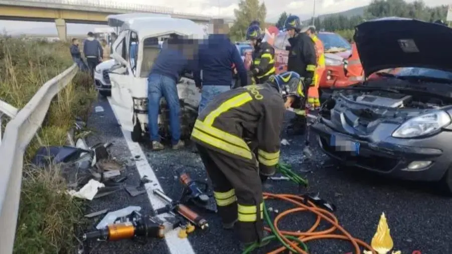 Catanzaro, scontro nei pressi della Cittadella: 3 feriti  