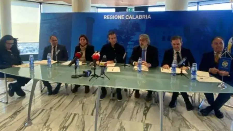 Sanità in Calabria, arrivati altri 98 medici cubani: ecco dove presteranno servizio