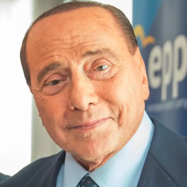 images Dalla Calabria a Milano per portare l'acqua santa di San Francesco a Silvio Berlusconi