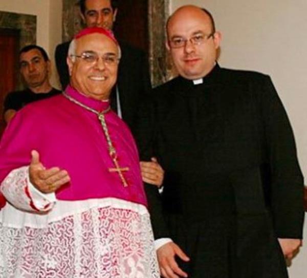 images Chiesa nel caos: il Papa 'rimuove' dal clero don Francesco Candia, l'ex segretario di Bertolone