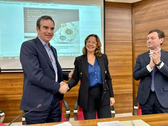 Sottoscritto un accordo tra SIMEST e Regione per l’internazionalizzazione delle imprese locali 