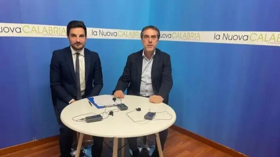 Le stoccate a Talerico, università, isola pedonale, parcheggi e porto: Fiorita a Catanzaro Capitale
