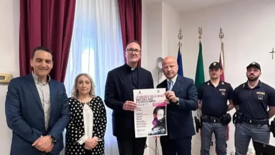 Crotone, una delegazione della Caritas ricevuta dal questore Panvino