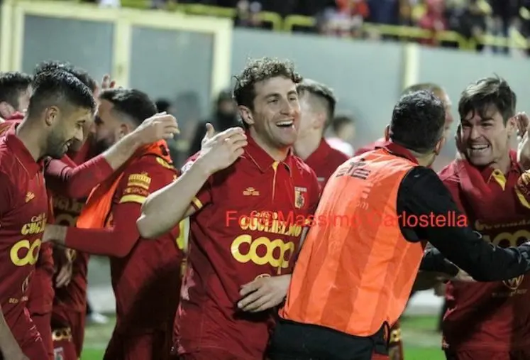 Ore decisive di calciomercato per le Aquile che studiano la gara con lo Spezia 