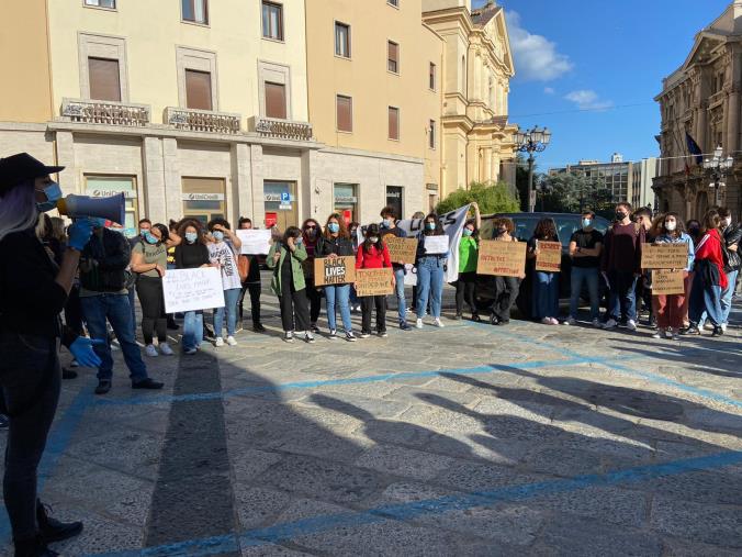 images Uccisione George Floyd. Studenti e associazioni in piazza a Catanzaro contro il razzismo (FOTO E VIDEO)