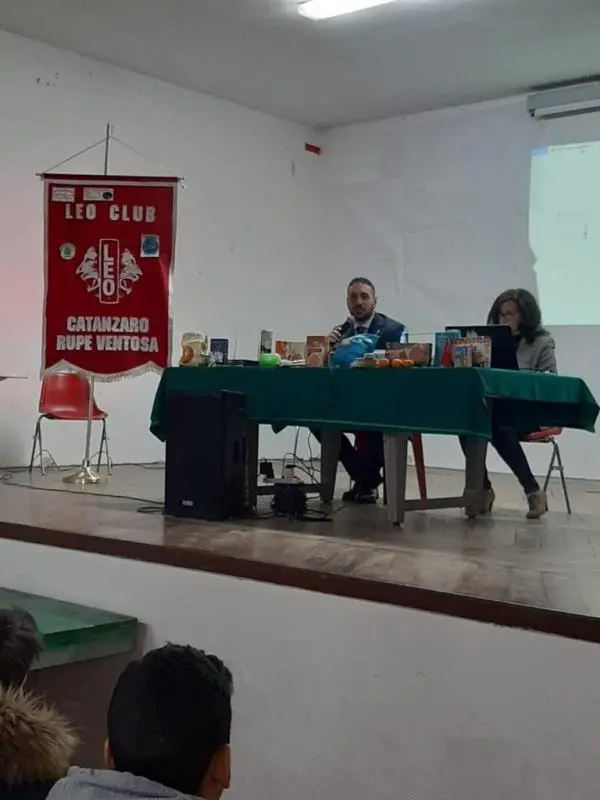 images Botricello, a scuola con il Leo Club Catanzaro Rupe Ventosa per imparare a mangiare sano 
