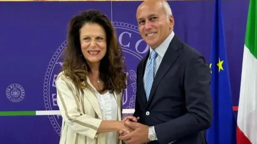 Cosenza, il neo prefetto Rosa Maria Padovano in visita a Palazzo dei Bruzi