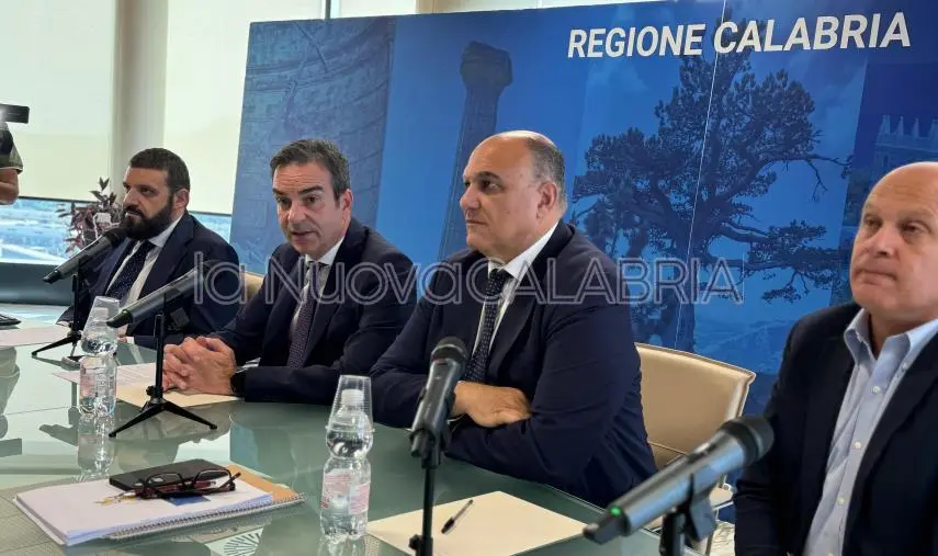 La Regione lancia il progetto "Padel": 183 milioni per creare 10 mila posti di lavoro 