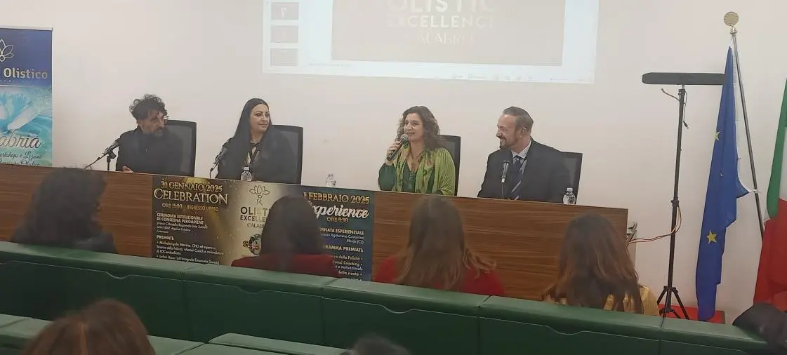 “Olistic Excellence Calabria”, gli operatori olistici si prendono la scena: premiazione in Cittadella 