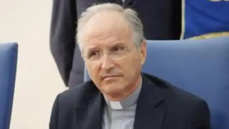 Parroco sospettato di pedofilia: l'arcivescovo di Reggio Calabria gli revoca la nomina