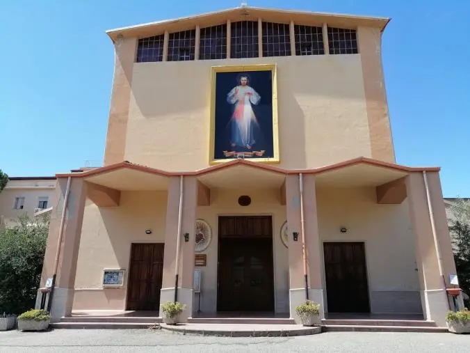 Catanzaro, una serata per la Parrocchia: "La Corrida" di San Rocco tra allegria e solidarietà nel quartiere Lido 
