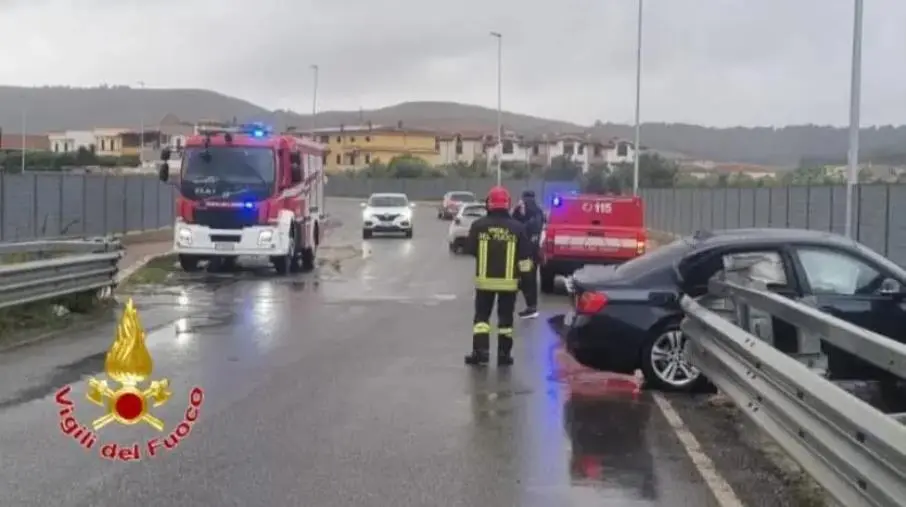 Incidente stradale a Crotone: feriti 3 ragazzi