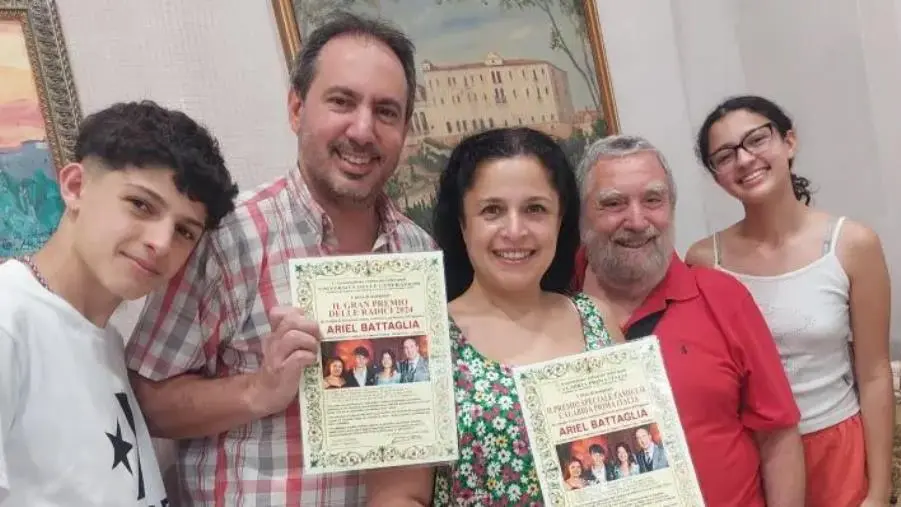 images Doppia premiazione per la famiglia italo-argentina di Ariel Battaglia: “Calabria Prima Italia” e "Radici"