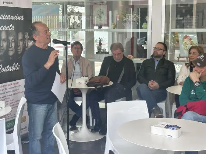 La voce del poeta Franco Costabile rivive in musica: presentato a Lamezia il cd "Via degli Ulivi"