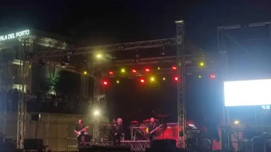 "Sapore di Mare", per il gran finale Fausto Leali incanta il pubblico al Porto di Catanzaro