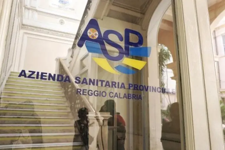 Sanità a Reggio, il Si Cobas: "Buoni pasto negati e disorganizzazione, serve un mea culpa dell’Azienda"