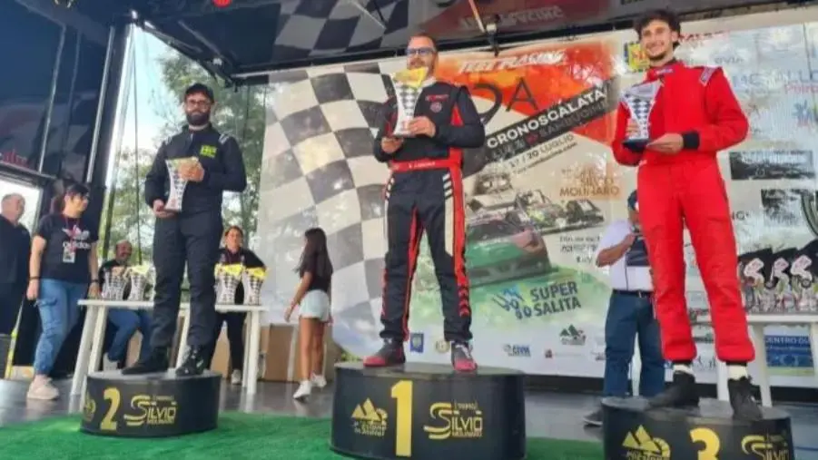 Il pilota lametino Angelo Mercuri sul podio alla 29^ edizione della Luzzi Sambucina