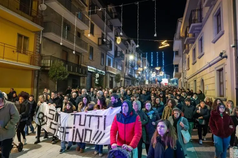 Uomo morto in ambulanza, fiaccolata a San Giovanni in Fiore