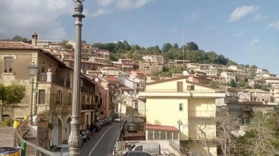 Cerva pronto a rialzarsi: i commissari pubblicano bando da 20mila euro per chi apre un’attività 