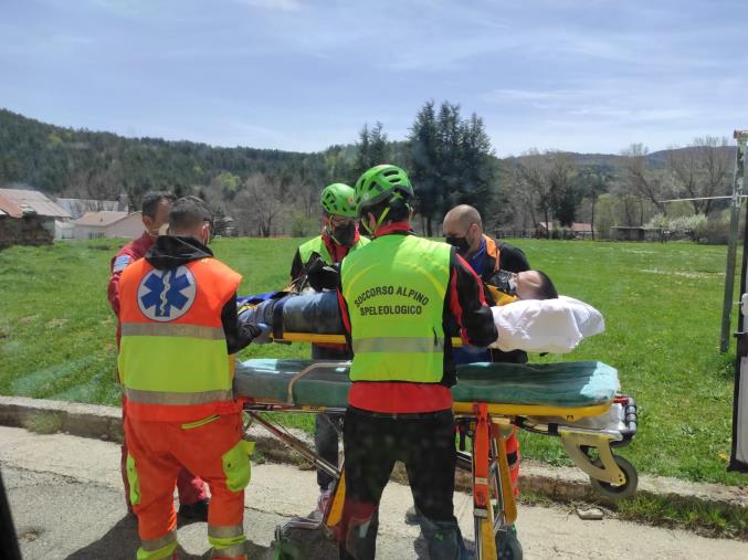 images Corigliano Calabro. Un uomo cade da cavallo e rimane ferito: portato in ospedale con l'elisoccorso 