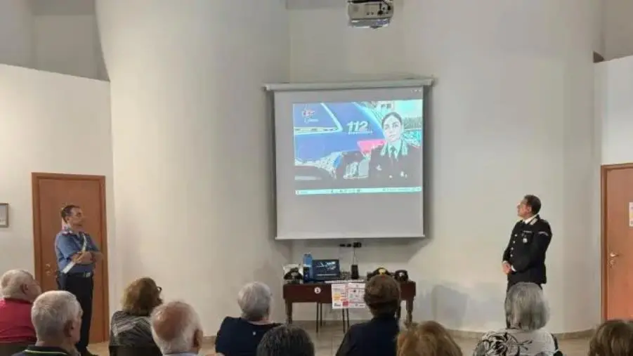 A Campo Calabro i carabinieri incontrano gli anziani: prevenzione contro le truffe