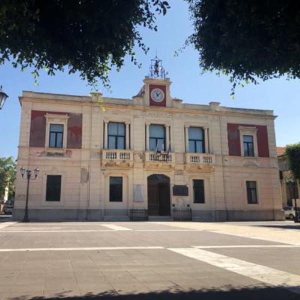 images Maxi rissa in piazza a Campo Calabro: coinvolti una quarantina di giovani