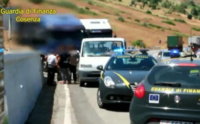 images Blitz contro il caporalato tra la Calabria e la Basilicata, il comandante della Gdf di Cosenza: "Cancellata una piaga sociale" 