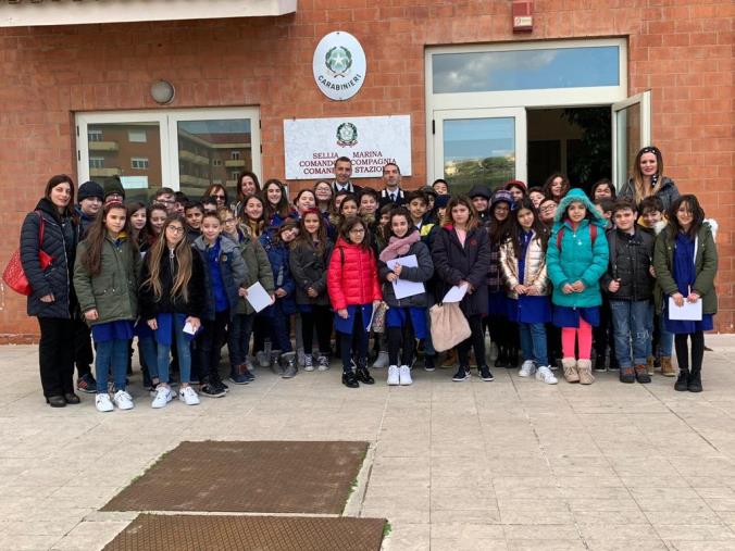 images A scuola di legalità a Simeri Crichi: gli alunni incontrano i Carabinieri