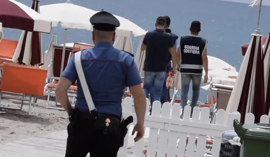 images Strutture turistiche e lidi nel mirino delle Forze dell'ordine, controlli e sequestri nel Crotonese