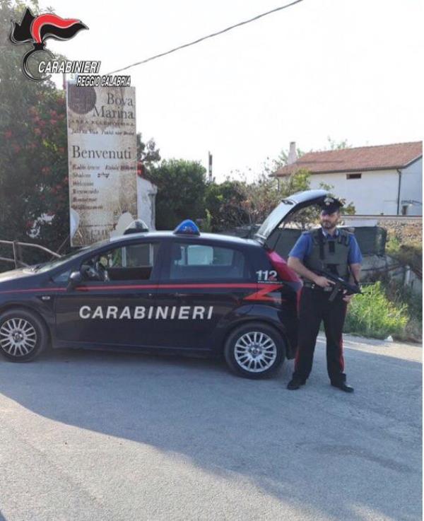 images Assembramenti e poche mascherine: multa da 400 euro e chiusura per un bar di Bova Marina