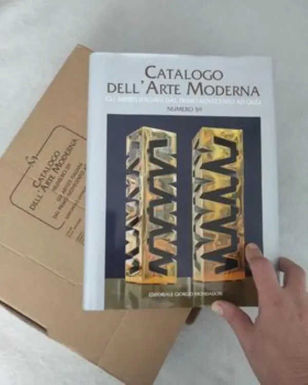 images Alcuni lavori di Pierangela Bilotta, artista di Petilia Policastro, pubblicati sul Catalogo di Arte Moderna di Mondadori