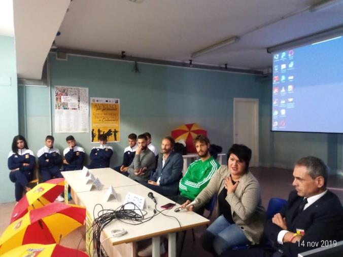 images Il "Catanzaro sale in cattedra" al liceo classico Galluppi. Correttezza in campo e sugli spalti e valore etico dello sport 