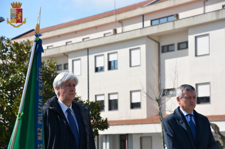 images A Vibo Valentia il picchetto d'onore ha dato il via alla commemorazione del 168° anniversario della fondazione della Polizia di Stato