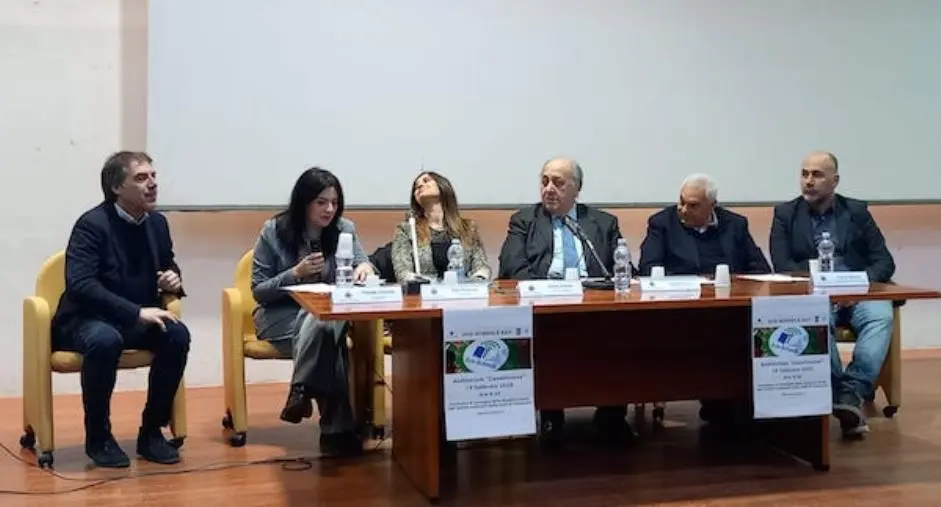 images Eco-Schools Day, consegnata la Bandiera Verde ad alcuni istituti scolastici di Catanzaro